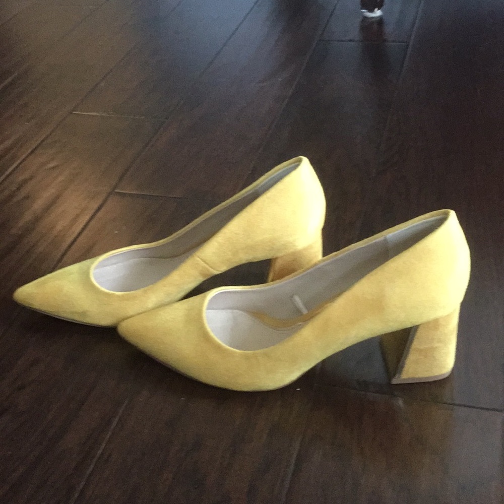 Zara yellow pumps